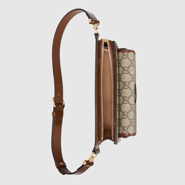 746300.92TCG.8563.002.100.0000.Light GG belt bag with Interlocking G